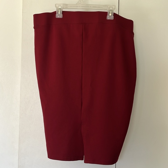 Torrid Size 1 Mid-Length Pencil Skirt (Maroon) - Picture 2 of 4